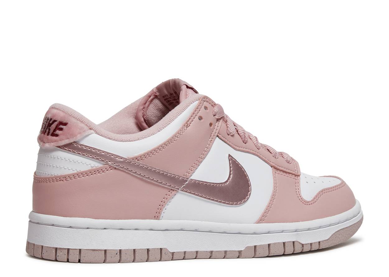 Dunk Low “Pink Velvet”