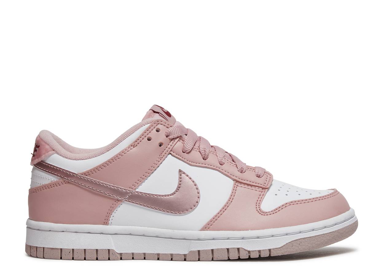 Dunk Low “Pink Velvet”