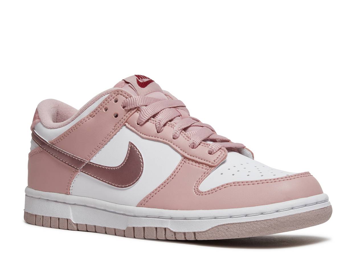 Dunk Low “Pink Velvet”